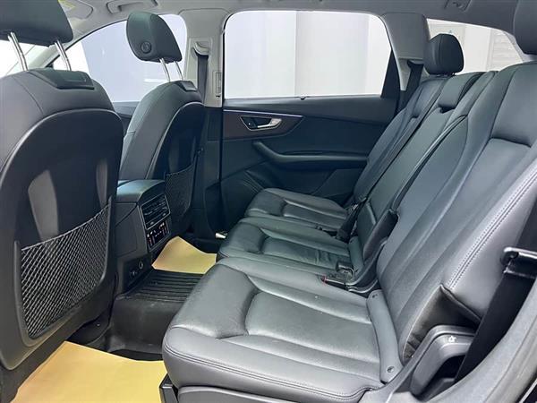 奥迪Q7 2021款 55 TFSI quattro S line运动型