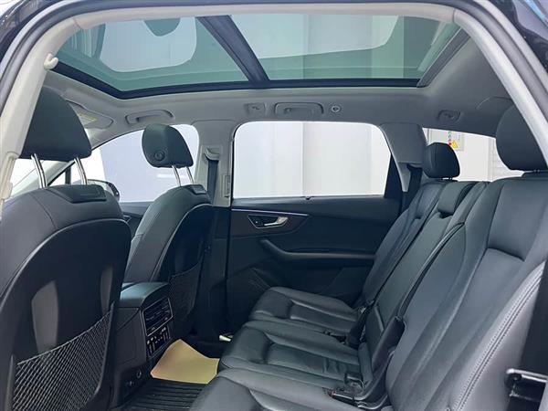 奥迪Q7 2021款 55 TFSI quattro S line运动型