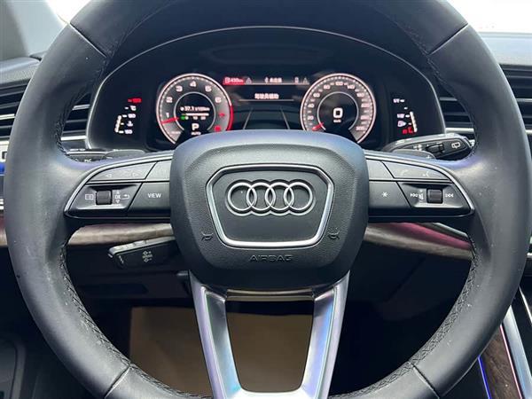 奥迪Q7 2021款 55 TFSI quattro S line运动型