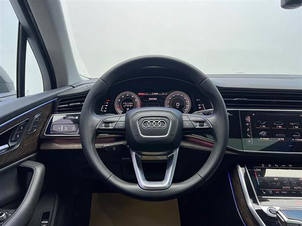 奥迪Q7 2021款 55 TFSI quattro S line运动型