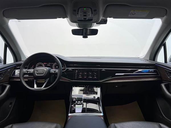 奥迪Q7 2021款 55 TFSI quattro S line运动型