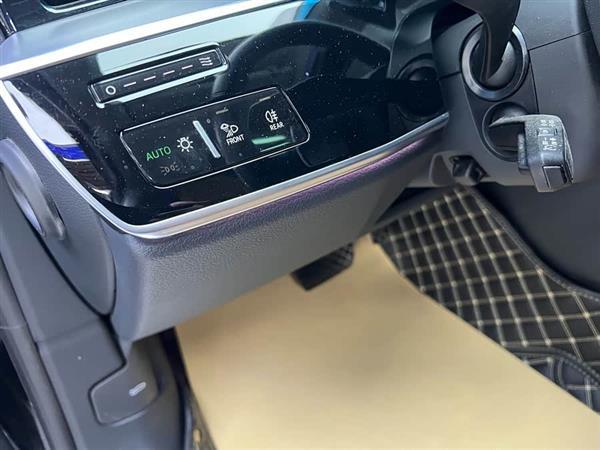 奥迪A8 2022款 A8L 50 TFSI quattro 舒适型典藏版