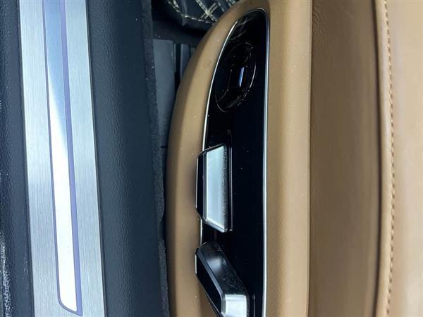 奥迪A8 2022款 A8L 50 TFSI quattro 舒适型典藏版