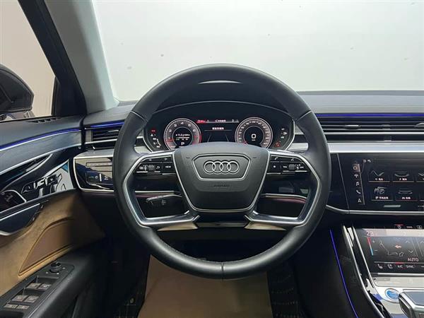 奥迪A8 2022款 A8L 50 TFSI quattro 舒适型典藏版