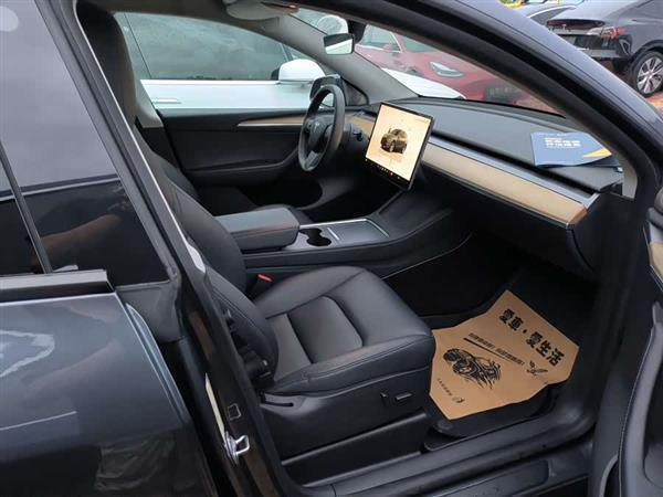 Model Y 2022款 长续航全轮驱动版