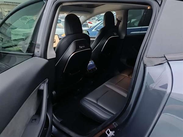 Model Y 2022款 长续航全轮驱动版