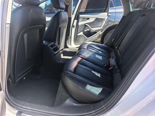 奥迪A4L 2017款 Plus 40 TFSI 进取型
