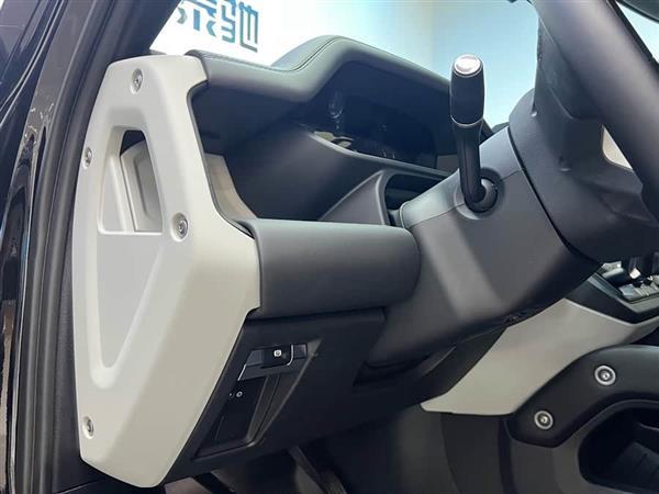 路虎卫士 2024款 110 3.0T P400 X-DYNAMIC HSE