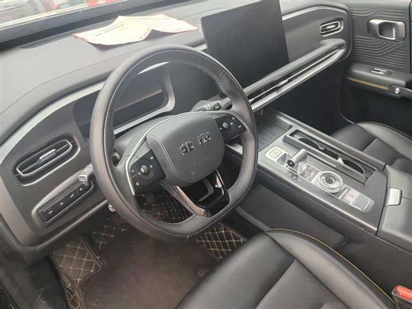 北京越野BJ30 2024款 1.5T 魔核电驱进阶版