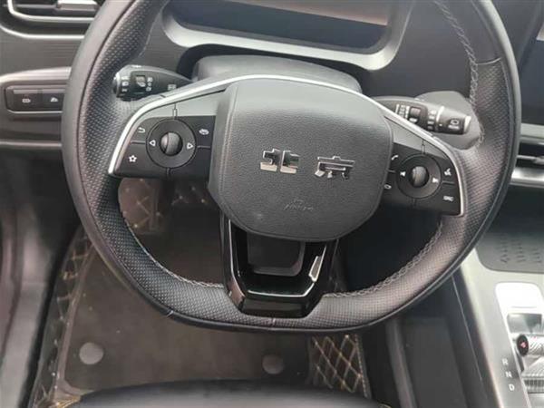 北京越野BJ30 2024款 1.5T 魔核电驱进阶版
