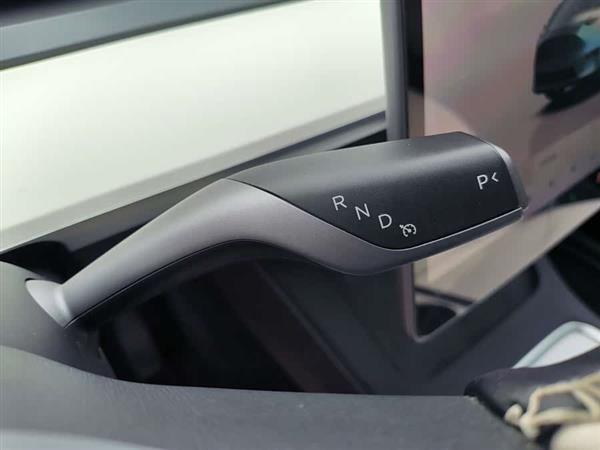 Model Y 2022款 长续航全轮驱动版