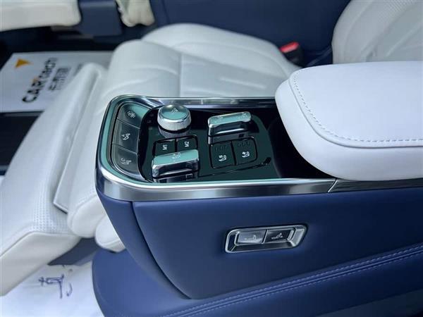 极氪009 2024款 六座行政版四驱 108kWh