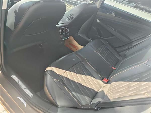 帕萨特 2020款 330TSI 豪华版 国VI
