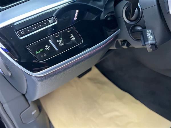 奥迪A8 2023款 A8L 50 TFSI quattro 臻选型