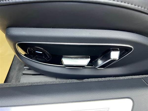 奥迪A8 2023款 A8L 50 TFSI quattro 臻选型