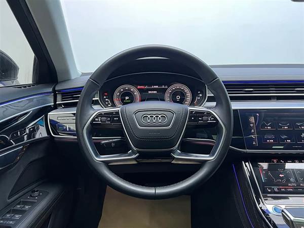 奥迪A8 2023款 A8L 50 TFSI quattro 臻选型