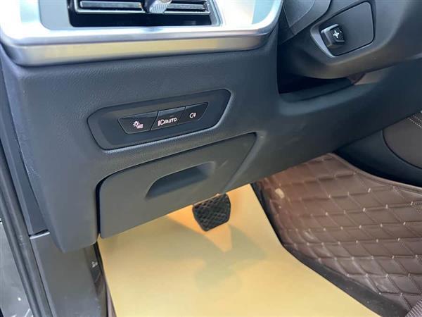 宝马X5 2023款 xDrive 30Li 尊享型M运动曜夜套装