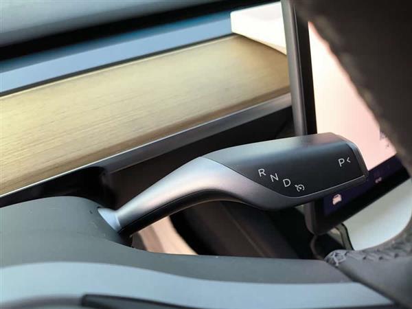 Model Y 2022款 改款 长续航全轮驱动版