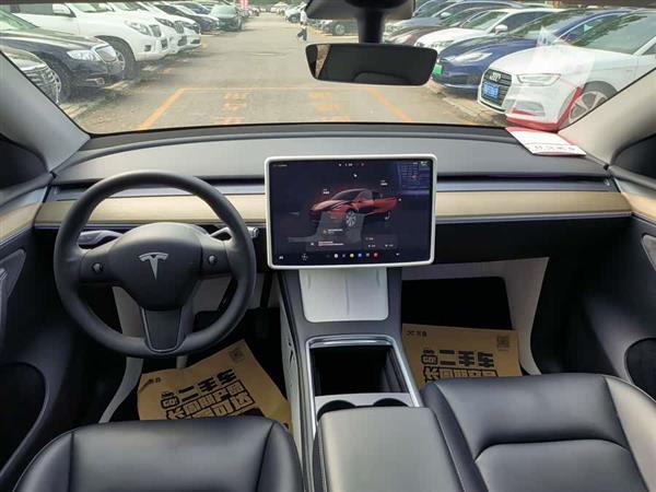 Model Y 2022款 改款 长续航全轮驱动版