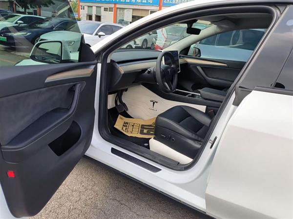 Model Y 2022款 改款 长续航全轮驱动版