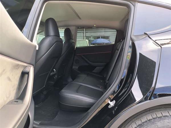 Model Y 2022款 改款 长续航全轮驱动版