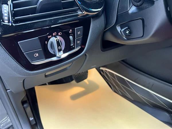 宝马5系 2022款 530Li xDrive M运动套装
