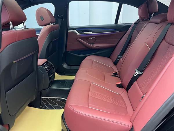 宝马5系 2022款 530Li xDrive M运动套装
