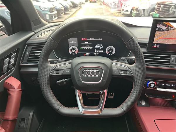 奥迪Q5L 2025款 45周年典藏版 45 TFSI 豪华动感型