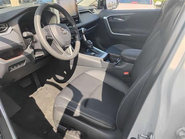 RAV4荣放 2020款 双擎 2.5L E-CVT四驱旗舰版