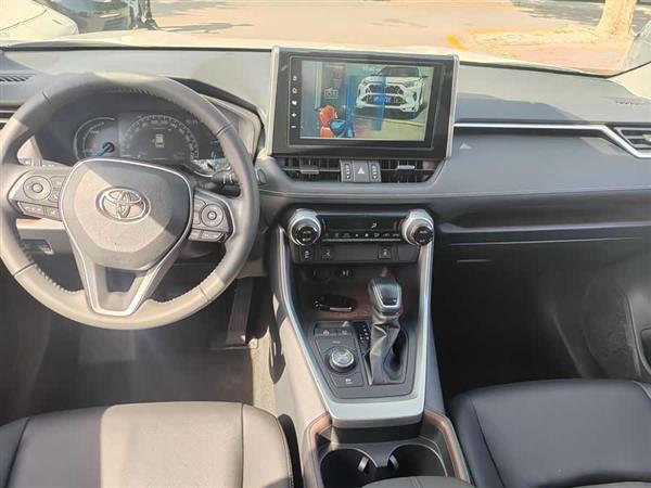 RAV4荣放 2020款 双擎 2.5L E-CVT四驱旗舰版
