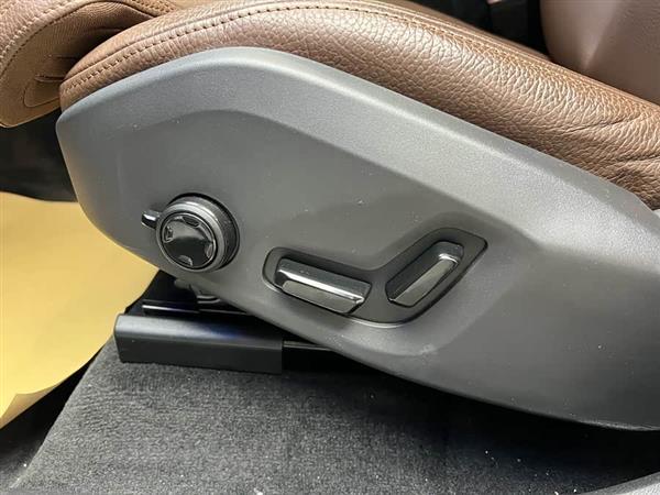 沃尔沃XC60 2024款 B5 四驱智远豪华版