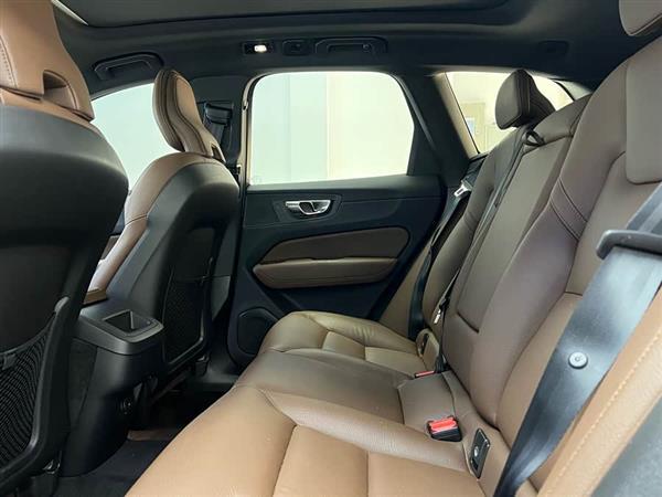 沃尔沃XC60 2024款 B5 四驱智远豪华版