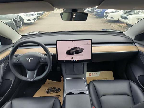 Model 3 2022款 后轮驱动版