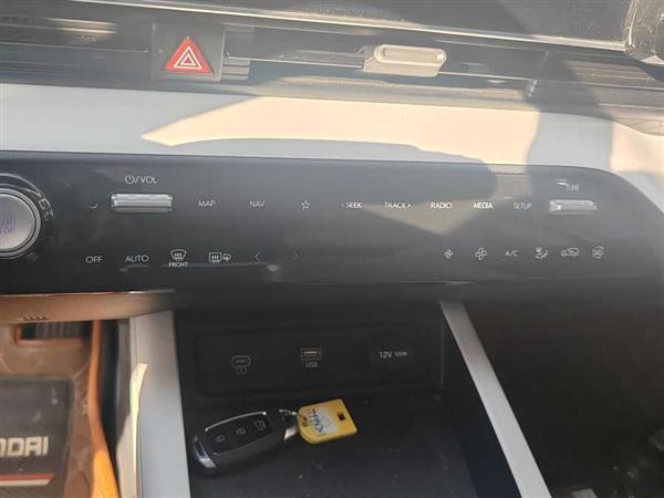 北京现代ix35 2023款 沐飒 2.0L 尊贵版LUX