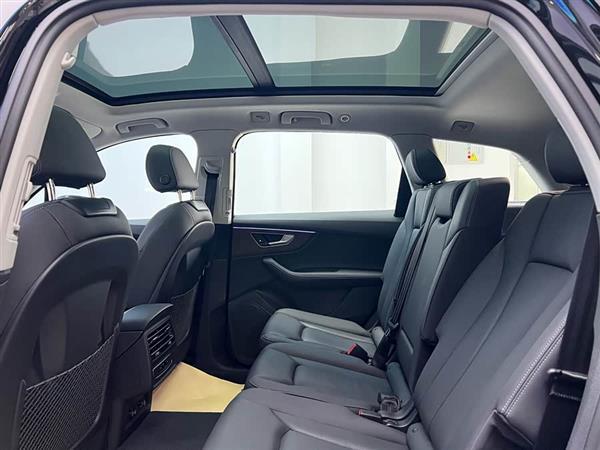 奥迪Q7 2024款 45 TFSI quattro S line运动型