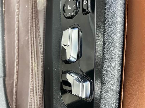宝马X7 2023款 xDrive40i 尊享型豪华套装