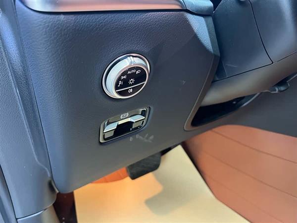 奔驰GLC 2025款 改款 GLC 260 L 4MATIC 动感型