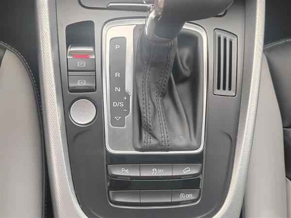 奥迪Q5 2018款 典藏版 40 TFSI 进取型