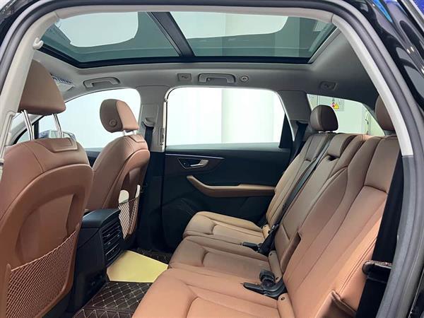奥迪Q7 2023款 45 TFSI quattro S line运动型