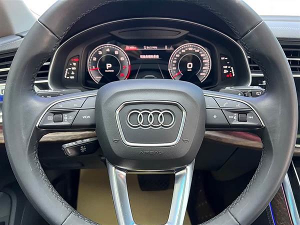 奥迪Q7 2023款 45 TFSI quattro S line运动型