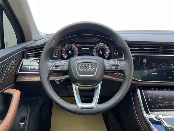 奥迪Q7 2023款 45 TFSI quattro S line运动型