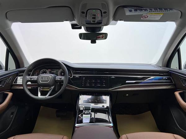 奥迪Q7 2023款 45 TFSI quattro S line运动型