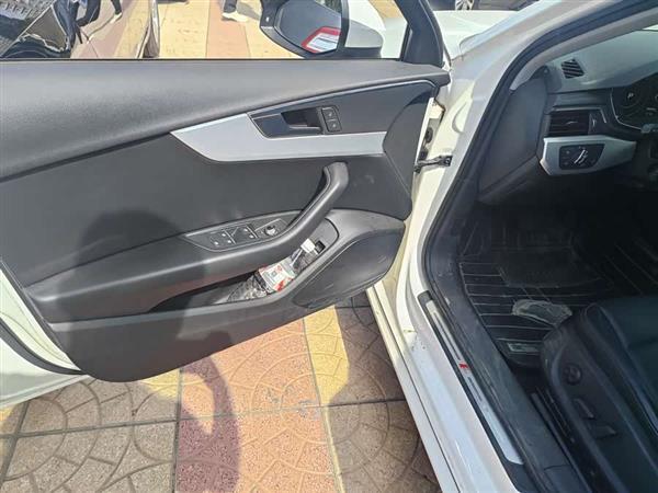 奥迪A4L 2019款 40 TFSI 时尚型 国V