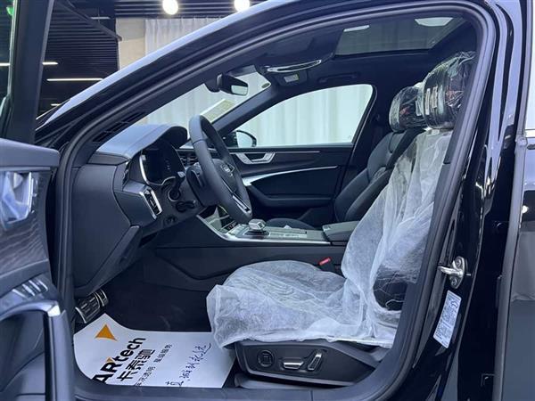 奥迪A6L 2025款 改款 45 TFSI quattro 臻选动感型