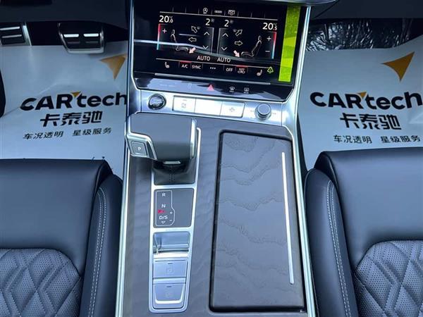 奥迪A6L 2025款 改款 45 TFSI quattro 臻选动感型