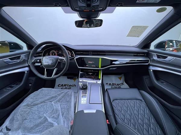 奥迪A6L 2025款 改款 45 TFSI 臻选动感型