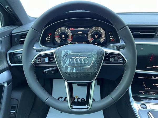 奥迪A6L 2025款 改款 45 TFSI 臻选动感型