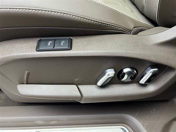 威然 2024款 380TSI 尊贵版