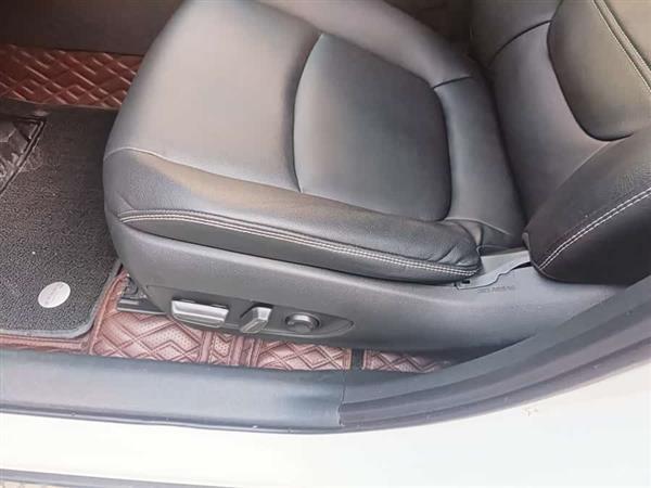 RAV4荣放 2022款 双擎 2.5L E-CVT四驱精英Plus版