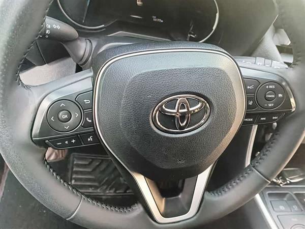 RAV4荣放 2022款 双擎 2.5L E-CVT四驱精英Plus版